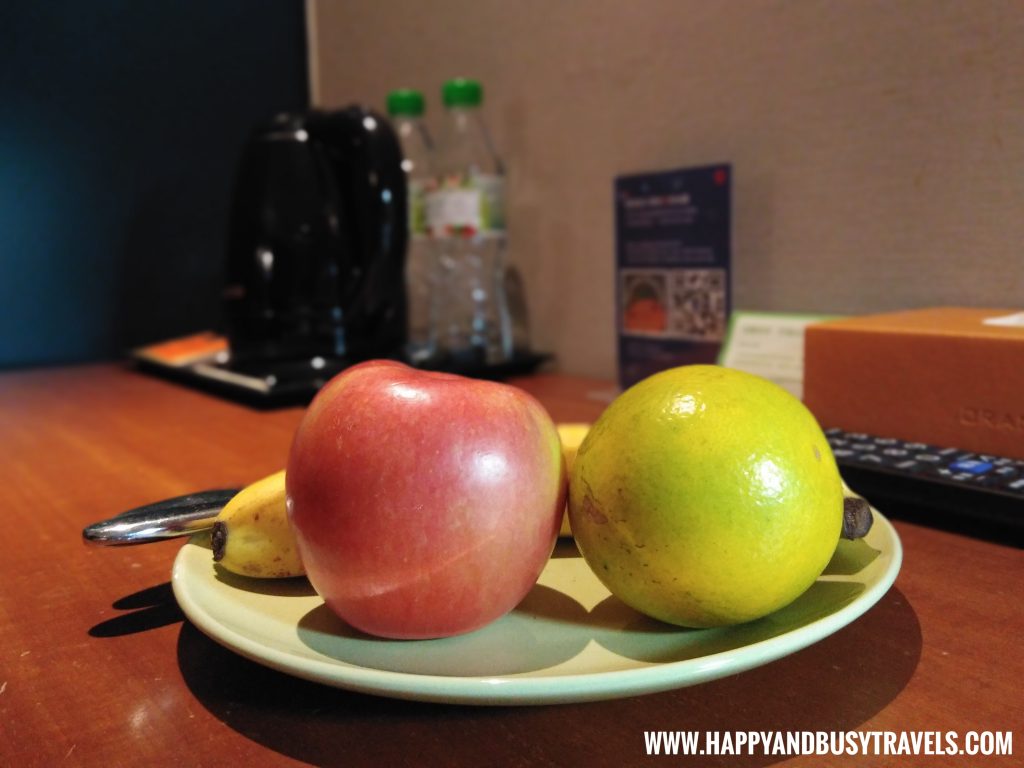 fruits in deluxe guest room of Orange Hotel Kaifong Happy and Busy Travels to Taiwan