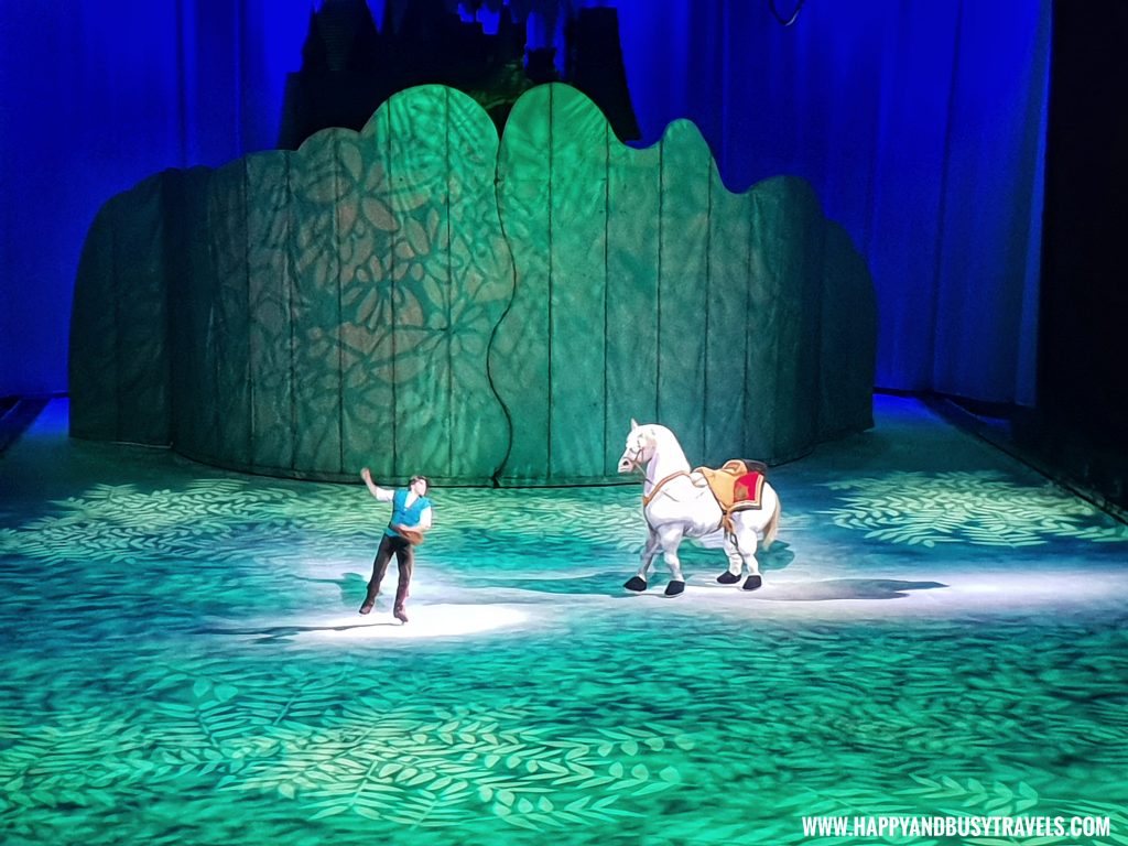 Disney on Ice 2019 flynn rider and maximus tangled