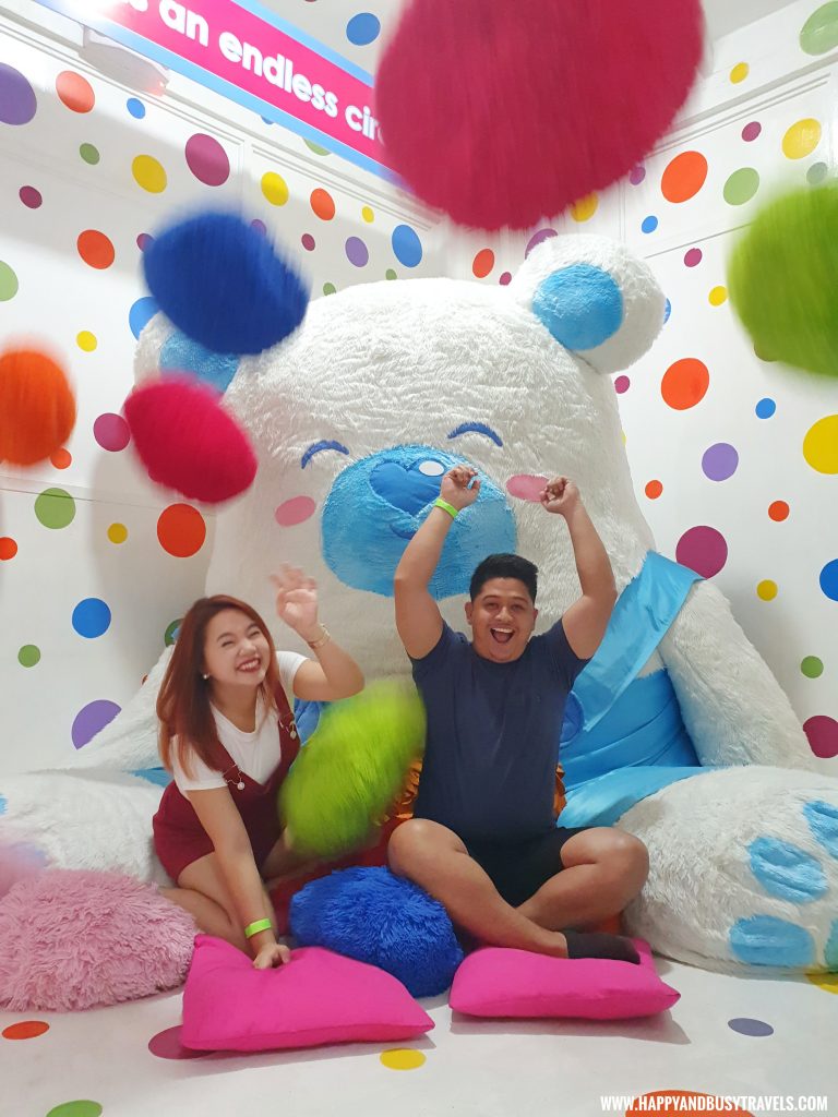 pillow fight in Bearseum teddy Bear Museum in Tagaytay City Happy and Busy Travels review