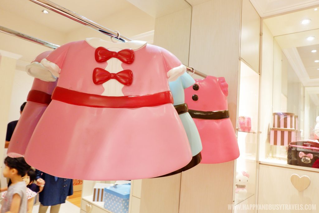 clothes of hello kitty