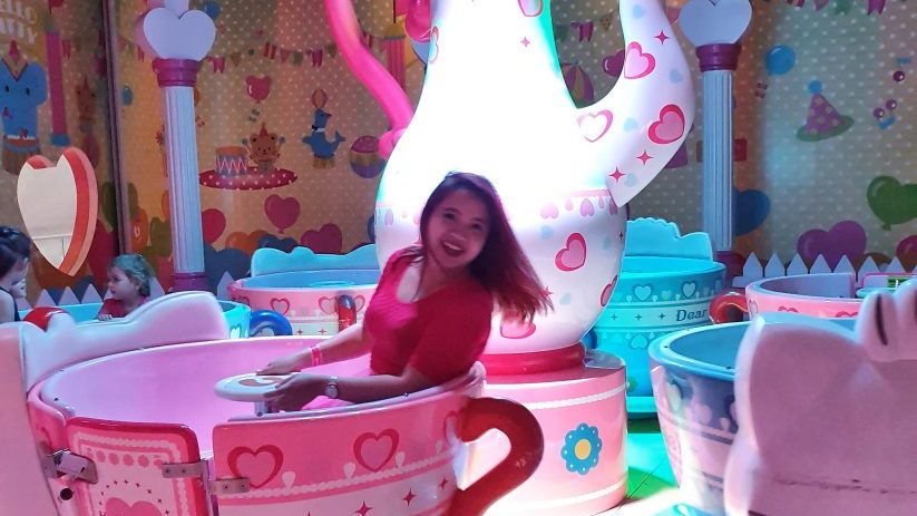 Hello Kitty tea cup ride