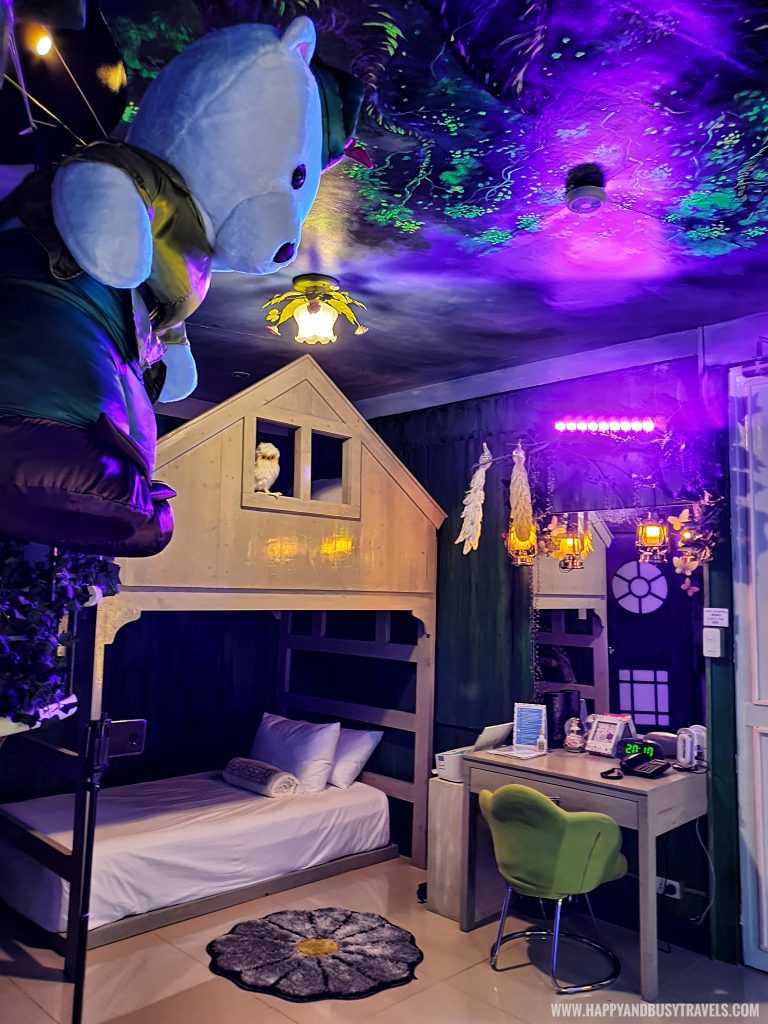 Enchanted Forest room Bearseum Suites Hotel in Tagaytay Happy and Busy Travels review
