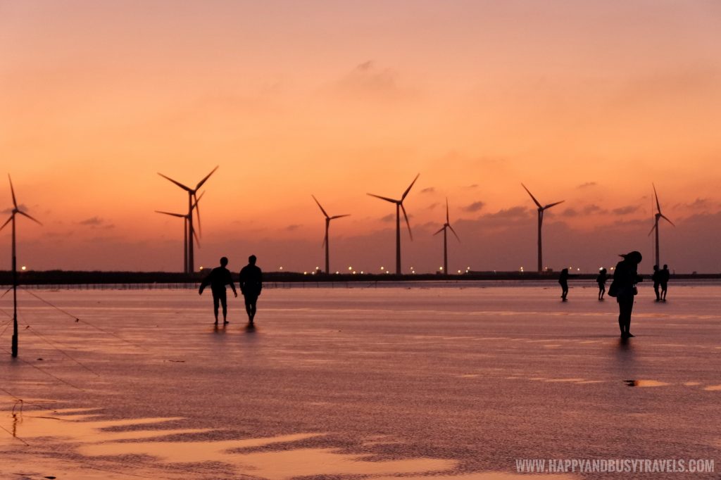 windmills sunset in Gaomei Wetlands 高美溼地 Taichung - Happy and Busy Travels to Taiwan