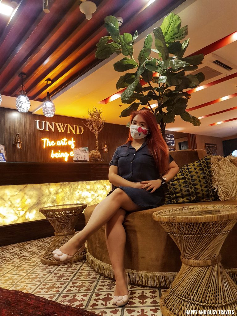lobby Unwnd Lux Hostel Poblacion Makati - Happy and Busy Travels review
