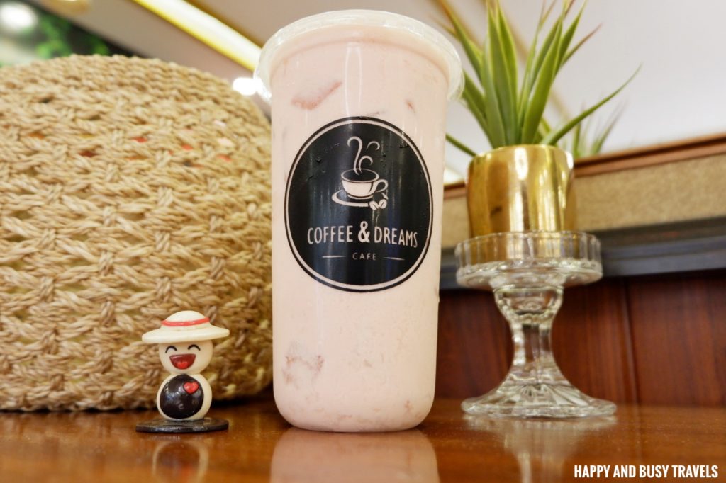 Strawberry and Apple Smoothie Coffee and Dreams Tagaytay - Happy and Busy Travels Where to eat in Tagaytay