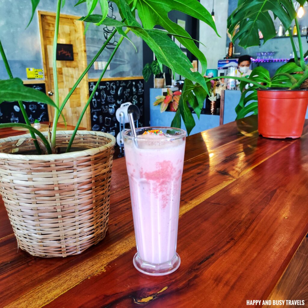 strawberry milkshake The Avenue Cafe Bar and Restaurant - Happy and Busy Travels to Puerto Princessa Palawan Where to eat