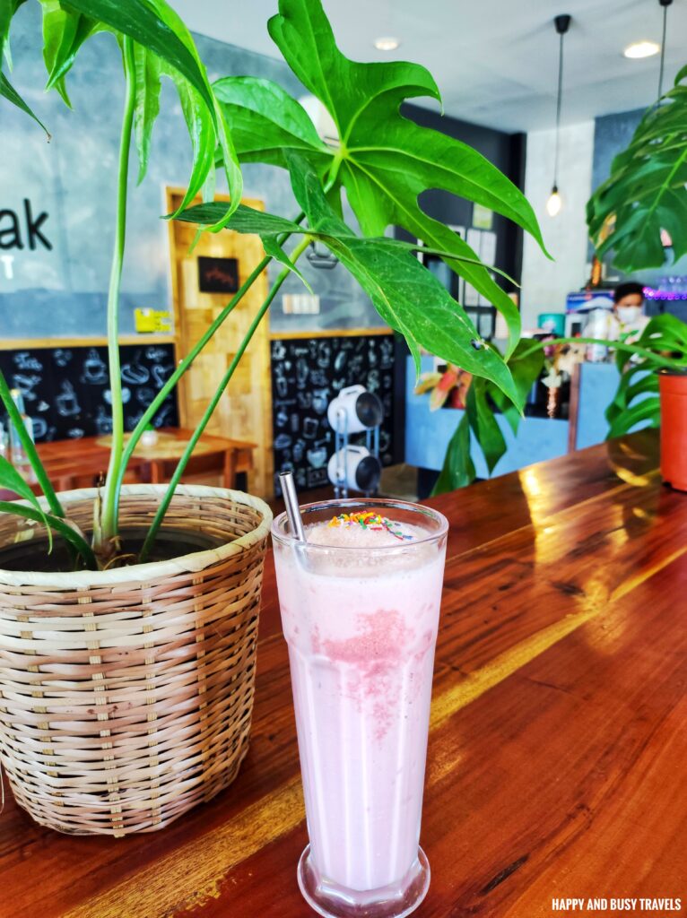 strawberry milk shake The Avenue Cafe Bar and Restaurant - Happy and Busy Travels to Puerto Princessa Palawan Where to eat