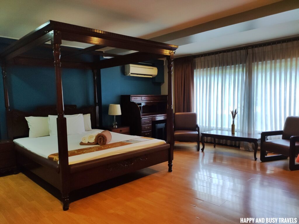 deluxe king room Arzo Hotel Manila - Where to stay in Paco Manila - Happy and Busy Travels