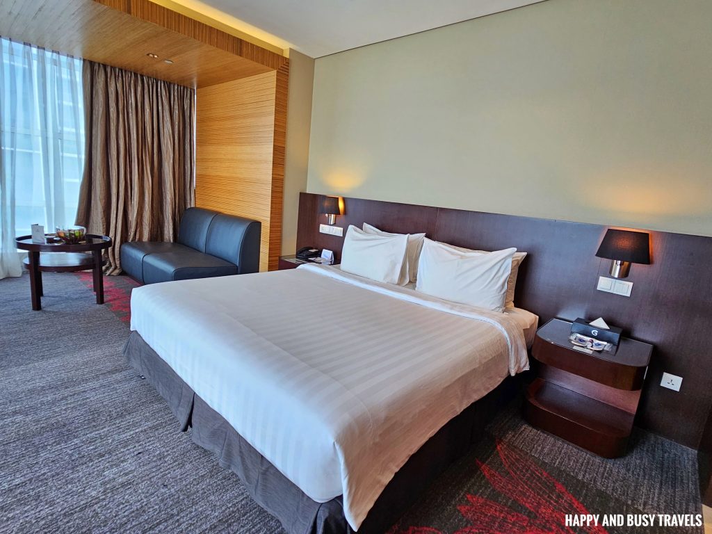 Grandis Hotels and Resorts 3 - Deluxe studio sea view room bed Where to stay in Kota Kinabalu Sabah Malaysia near airport mall shopping - Happy and Busy Travels