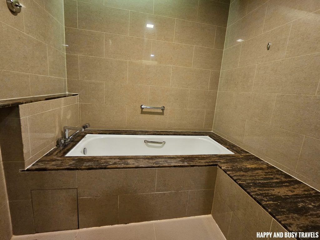 Grandis Hotels and Resorts 30 - deluxe family room bathtub Where to stay in Kota Kinabalu Sabah Malaysia near airport mall shopping - Happy and Busy Travels