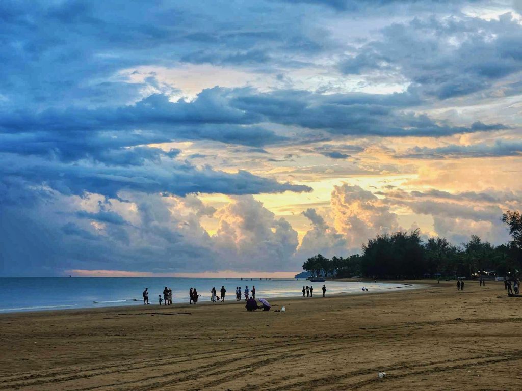 Kota Kinabalu Tourist Spots 15 - tanjung arung beach Where to go famous things place to visit for couples - Happy and Busy Travels