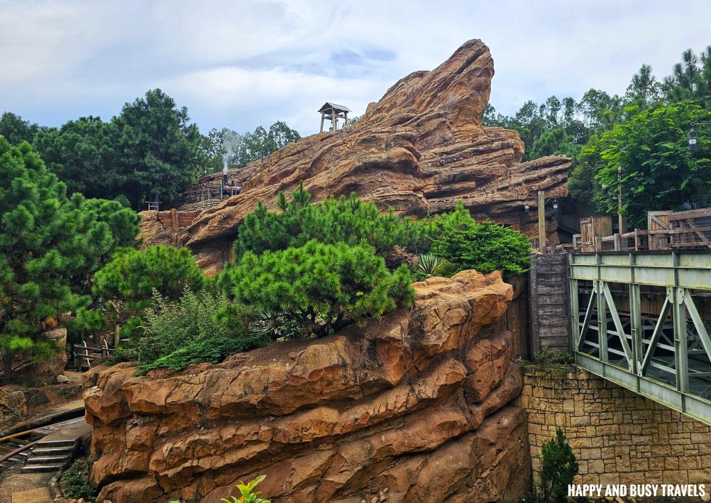 Hong Kong Disneyland Resort 52 - Grizzly Gulch tips FAQs where to buy tickets Klook - Happy and Busy Travels