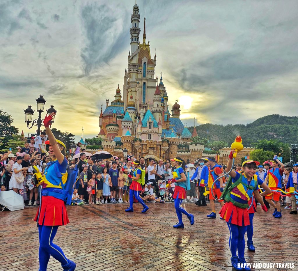 Hong Kong Disneyland Resort 71 - Parade tips FAQs where to buy tickets Klook - Happy and Busy Travels