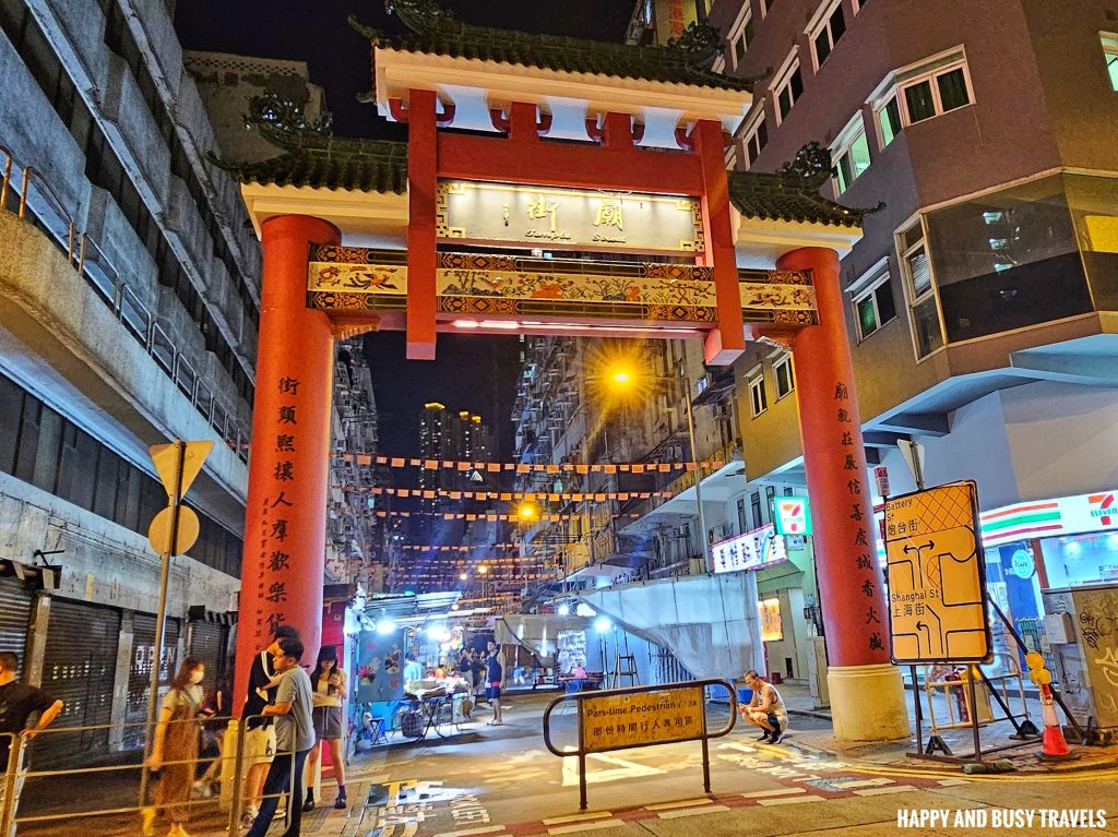 3 Days in Hong Kong - Temple Street night Market Itinerary and Tips KLOOK discount Code HAPPYANDBUSYTRAVELS disney aqualuna peak tram Nong Ping 360 - Happy and Busy Travels
