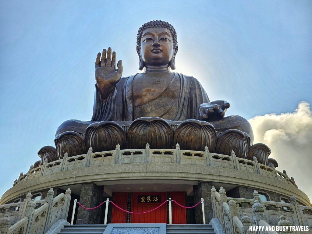 4 Days in Hong Kong 26 - Tian tian Budha Big Itinerary and Tips KLOOK discount Code HAPPYANDBUSYTRAVELS disney aqualuna peak tram Nong Ping 360 - Happy and Busy Travels