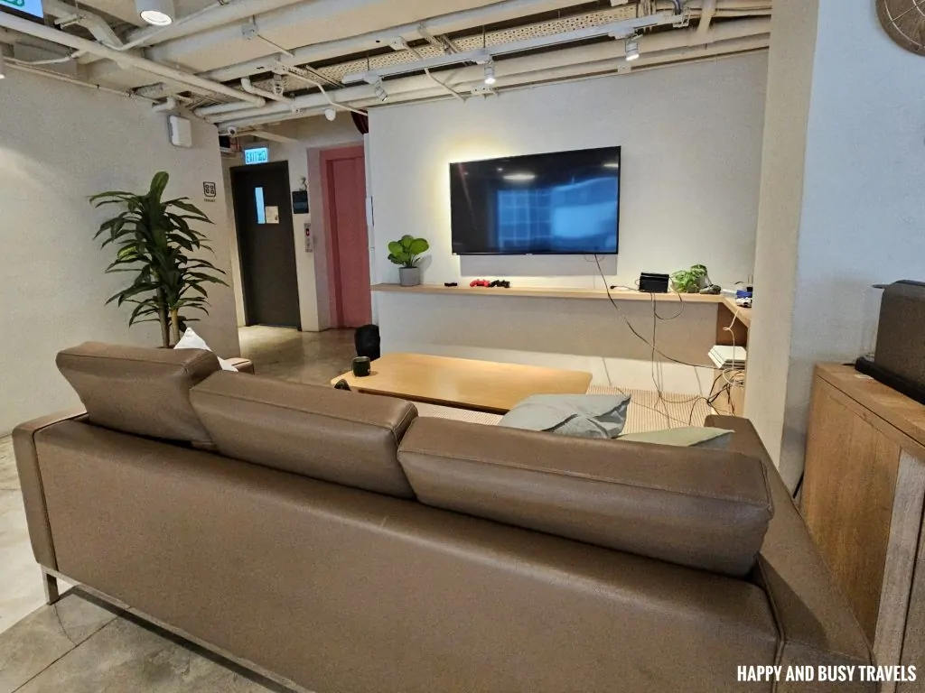 Weave Studios Prince Edward 29 - lounge features and amenities Where to stay in Hong Kong accommodation co living hotel - Happy and Busy Travels